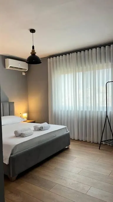 Bee Apartment 3-City Center Retreat Tirana