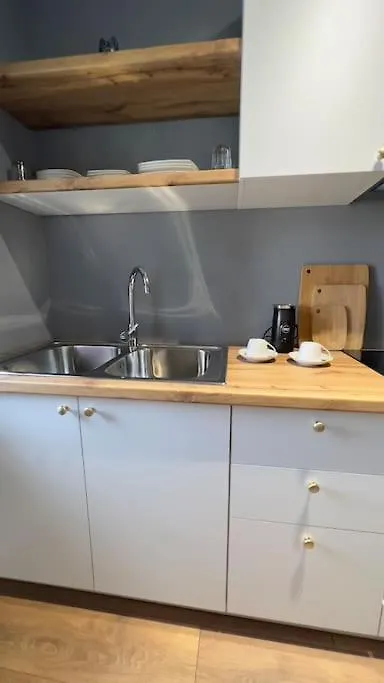 Bee Apartment 3-City Center Retreat Tirana
