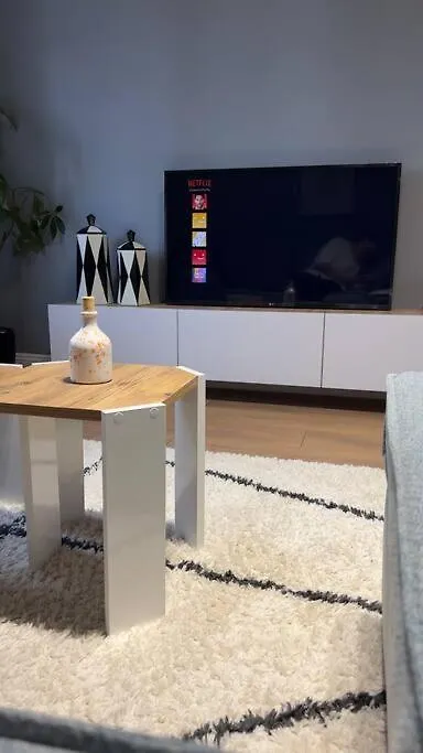 Bee Apartment 3-City Center Retreat Tirana