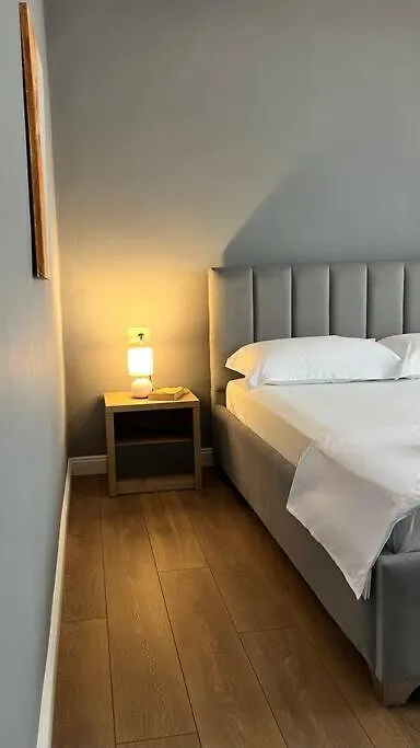 Bee Apartment 3-City Center Retreat Tirana Albania