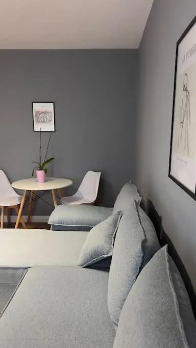 Bee Apartment 3-City Center Retreat Tirana