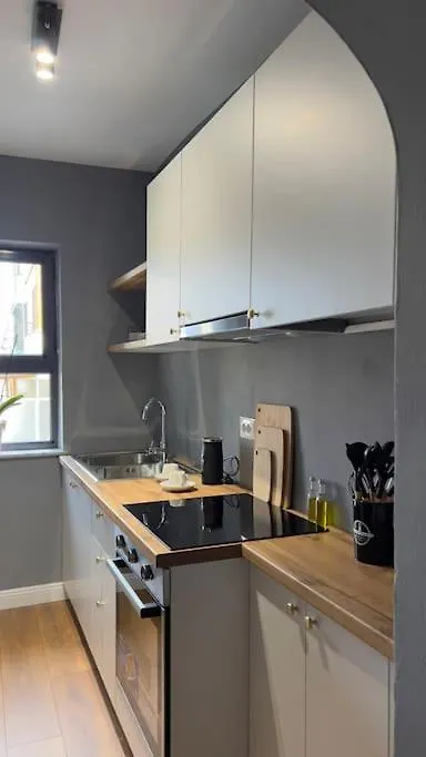 Bee Apartment 3-City Center Retreat Tirana